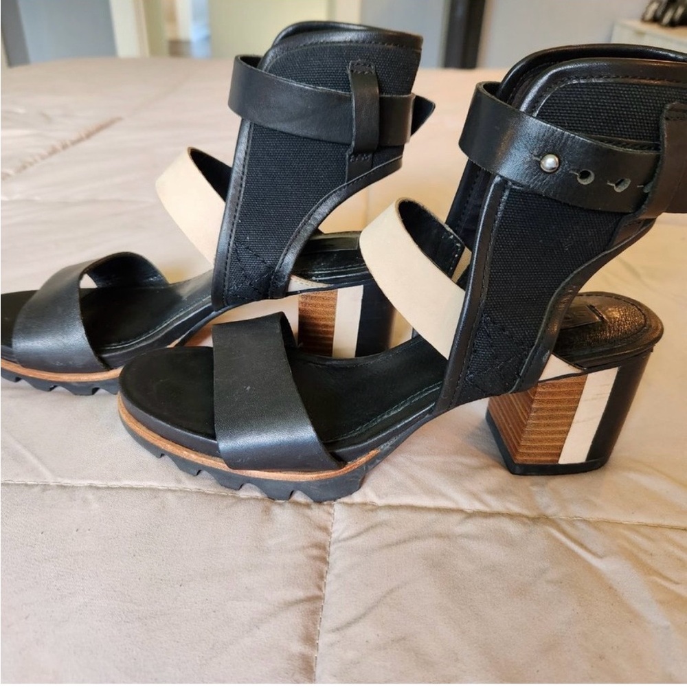 Sorel Black and Tan Addington Sandal Heel - Picture 2 of 5
